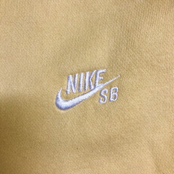 [SOLD] Mens Light Yellow Nike SB Shorts [M] - Picture 3 of 9